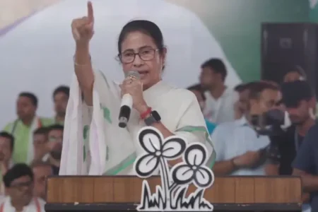 বাংলায় যদি আগুন লাগান, আসামও থেমে থাকবে না: মমতা