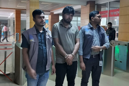 লিংক পাঠিয়ে ফেসবুক নিয়ন্ত্রণ, ব্ল্যাকমেইলিংয়ের অভিযোগে শিক্ষার্থী গ্রেপ্তার